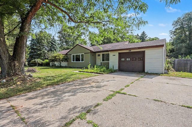 3346 Dean Lake Avenue Ne, Grand Rapids Twp, MI 49525