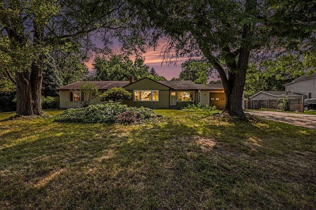 3346 Dean Lake Avenue Ne, Grand Rapids Twp, MI 49525