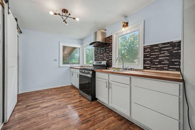 3346 Dean Lake Avenue Ne, Grand Rapids Twp, MI 49525