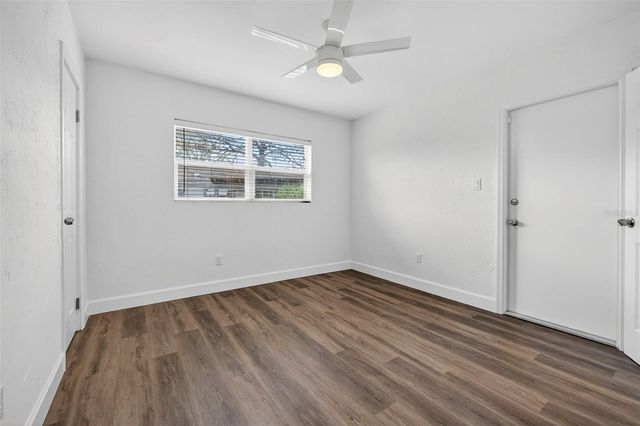 211 89TH AVENUE N, St Petersburg, FL 33702