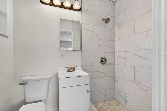 211 89TH AVENUE N, St Petersburg, FL 33702