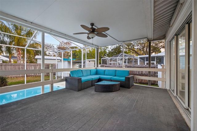 211 89TH AVENUE N, St Petersburg, FL 33702