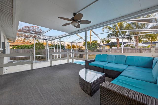 211 89TH AVENUE N, St Petersburg, FL 33702