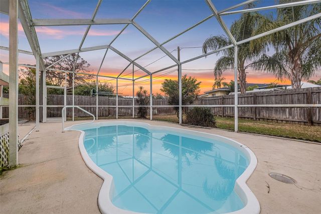 211 89TH AVENUE N, St Petersburg, FL 33702