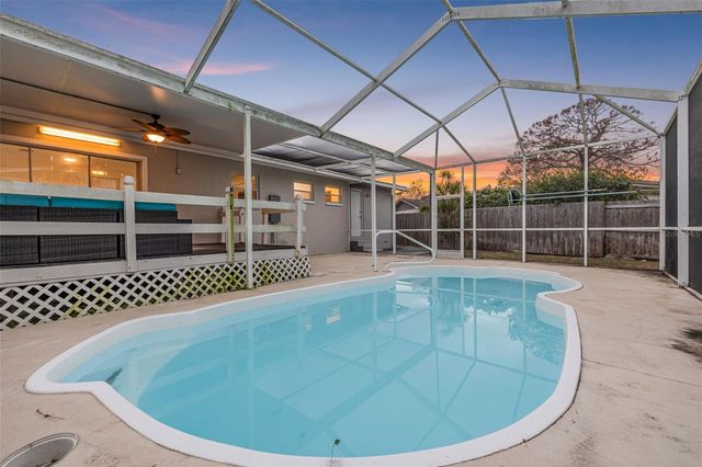 211 89TH AVENUE N, St Petersburg, FL 33702