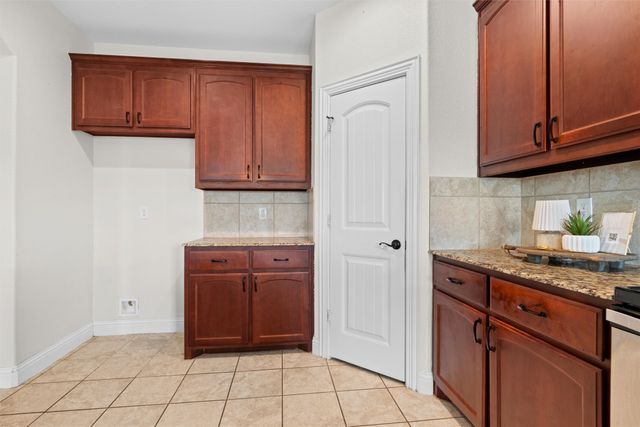 2322 Trace Ridge Drive, Weatherford, TX 76087