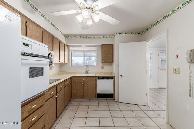 10403 W FLORIADE Drive, Sun City, AZ 85351