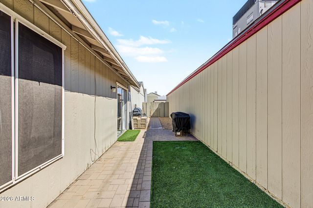 7018 S 41ST Place, Phoenix, AZ 85042