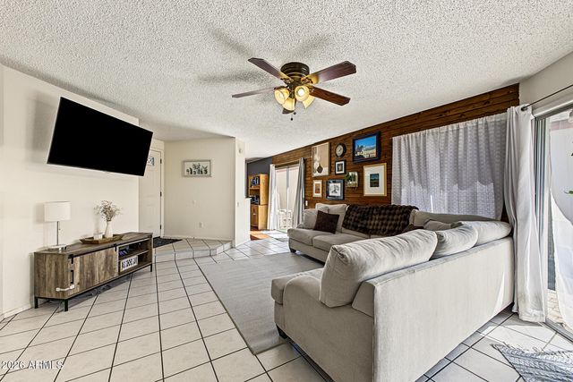7018 S 41ST Place, Phoenix, AZ 85042