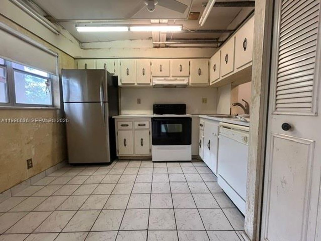 8810 W Mcnab Road 204, Tamarac, FL 33321