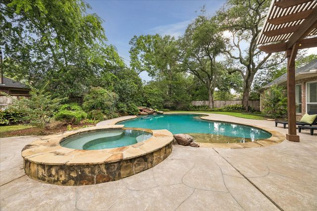 11421 Whippoorwill Road, Houston, TX 77024