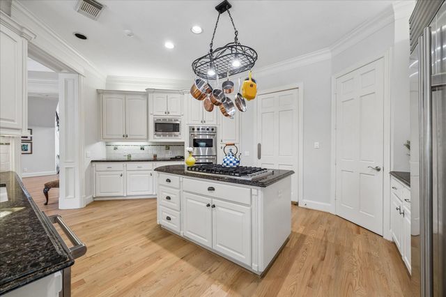 11421 Whippoorwill Road, Houston, TX 77024
