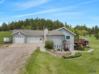 1129 FOOTHILLS RD, Sturgis, SD 57785