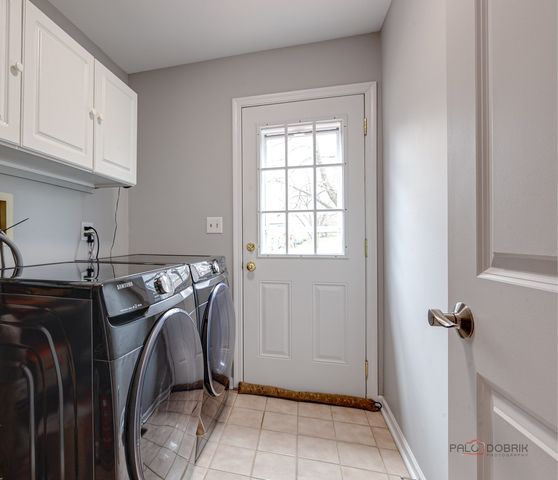 1515 Forever Avenue, Libertyville, IL 60048