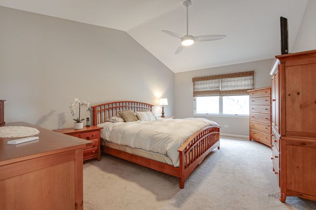 1515 Forever Avenue, Libertyville, IL 60048