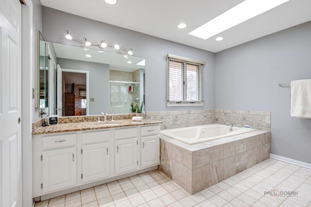 1515 Forever Avenue, Libertyville, IL 60048