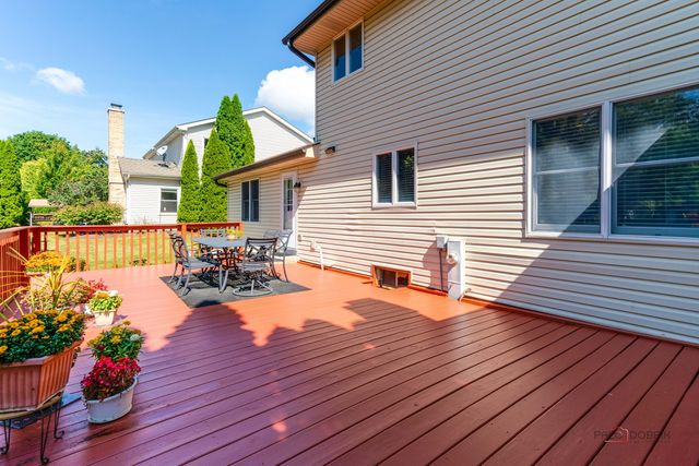 1515 Forever Avenue, Libertyville, IL 60048