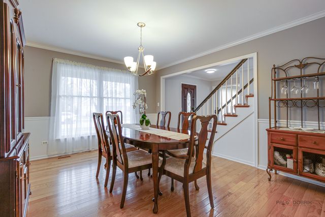 1515 Forever Avenue, Libertyville, IL 60048