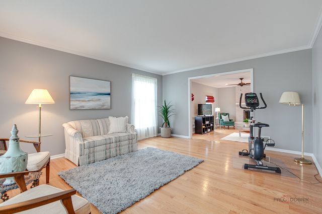 1515 Forever Avenue, Libertyville, IL 60048