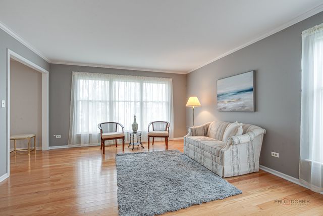 1515 Forever Avenue, Libertyville, IL 60048