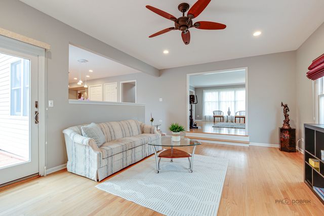 1515 Forever Avenue, Libertyville, IL 60048