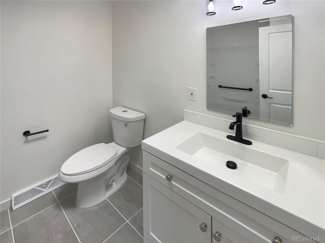 6616 Zang Cir, Arvada, CO 80004