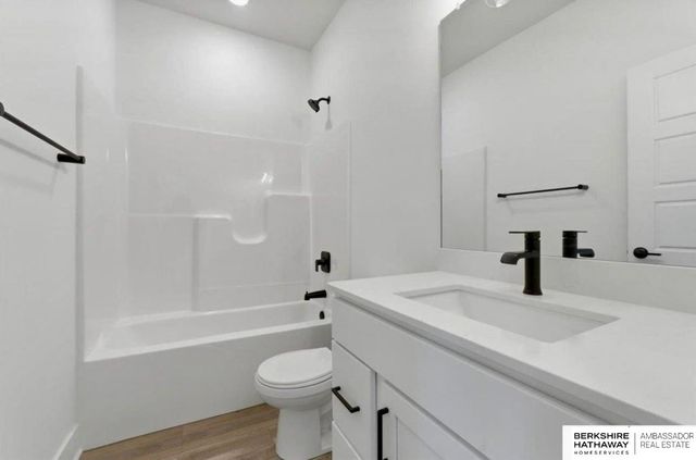 9612 N 167th Avenue, Bennington, NE 68007