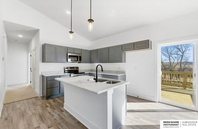 9612 N 167th Avenue, Bennington, NE 68007