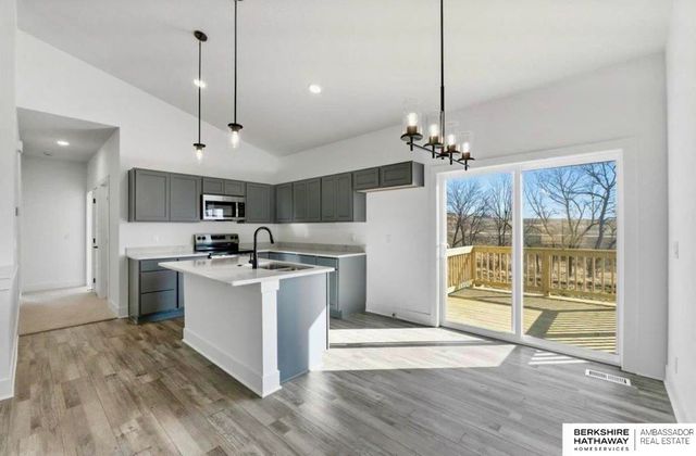 9612 N 167th Avenue, Bennington, NE 68007