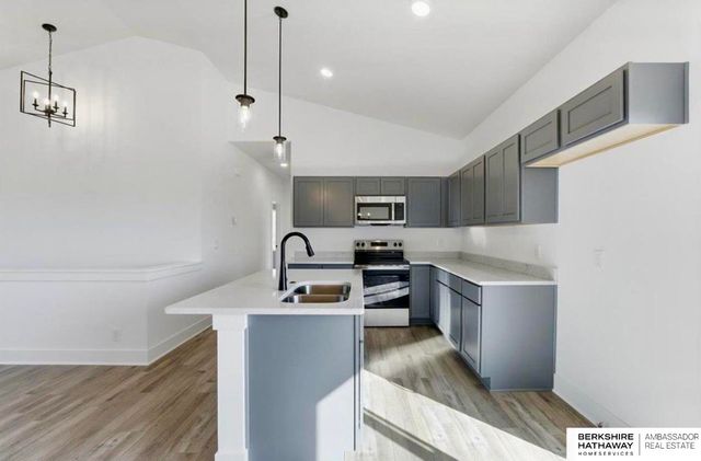 9612 N 167th Avenue, Bennington, NE 68007