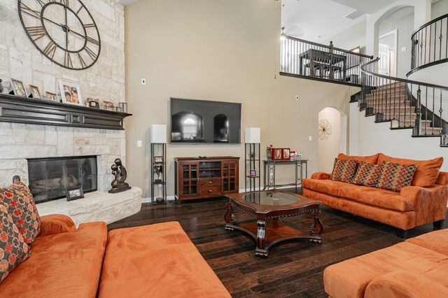 824 Regal Bluff Lane, Desoto, TX 75115