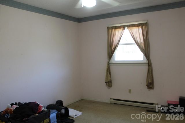 5445 Glenview Drive, Hickory, NC 28602