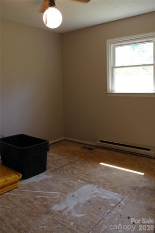 5445 Glenview Drive, Hickory, NC 28602