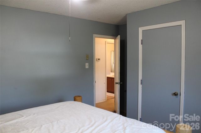 5445 Glenview Drive, Hickory, NC 28602