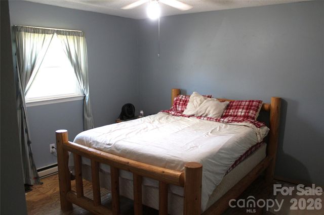 5445 Glenview Drive, Hickory, NC 28602