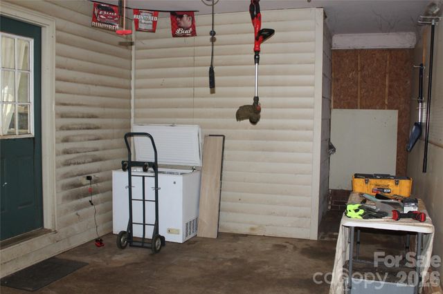 5445 Glenview Drive, Hickory, NC 28602