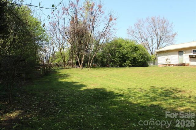 5445 Glenview Drive, Hickory, NC 28602