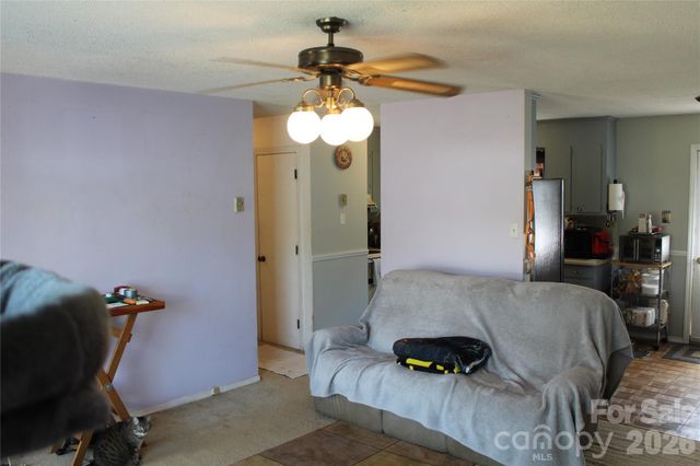 5445 Glenview Drive, Hickory, NC 28602