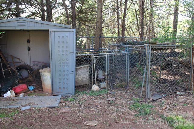 5445 Glenview Drive, Hickory, NC 28602