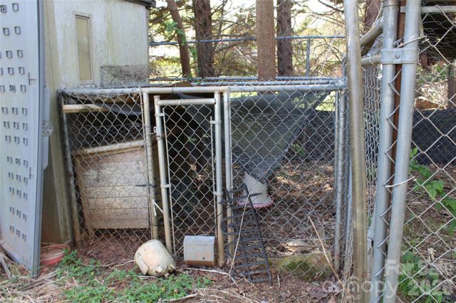 5445 Glenview Drive, Hickory, NC 28602