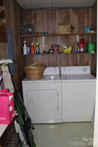 5445 Glenview Drive, Hickory, NC 28602