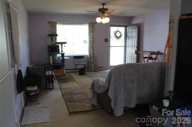 5445 Glenview Drive, Hickory, NC 28602