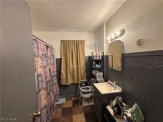 61 S Maryland Avenue, Youngstown, OH 44509