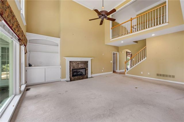 421 Clubview Drive, Woodstock, GA 30189