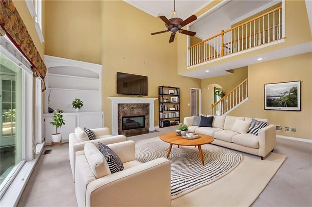 421 Clubview Drive, Woodstock, GA 30189