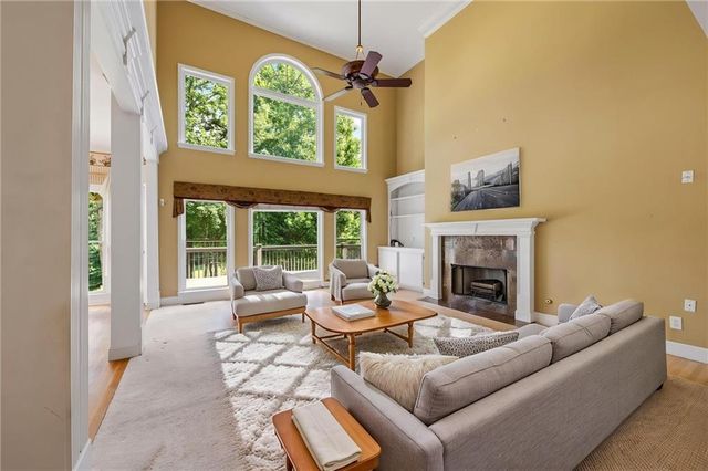 421 Clubview Drive, Woodstock, GA 30189