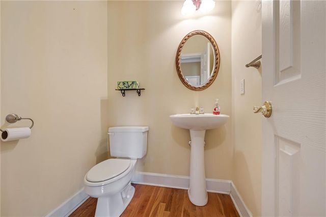 421 Clubview Drive, Woodstock, GA 30189
