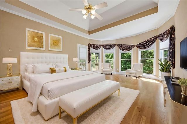 421 Clubview Drive, Woodstock, GA 30189