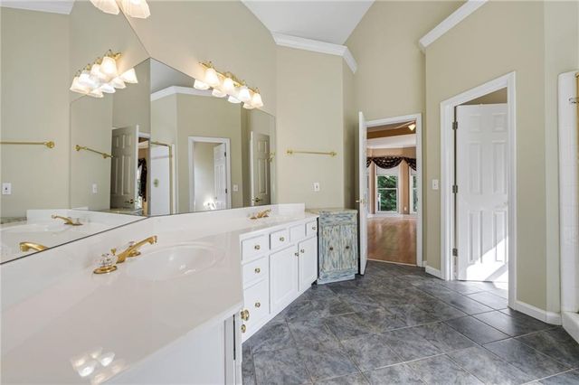 421 Clubview Drive, Woodstock, GA 30189