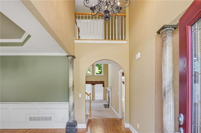 421 Clubview Drive, Woodstock, GA 30189